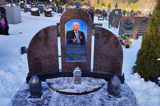 Могила государственного деятеля В. И. Шарапова на Восточном кладбище Минска, фото